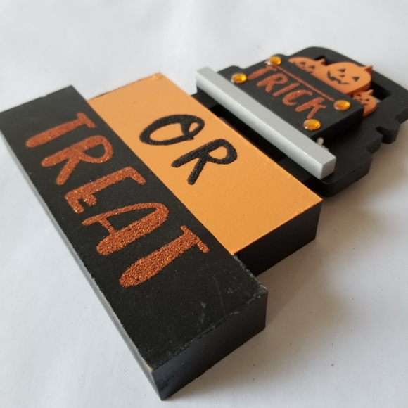 Trick or Treat Sign - Picture 2 of 3